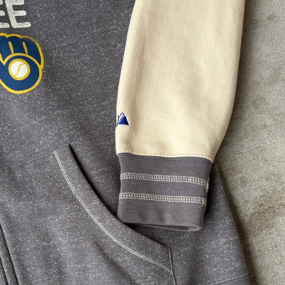 Milwaukee Brewers Women's Hoodie - Gray and Cream - Picture 3 of 14